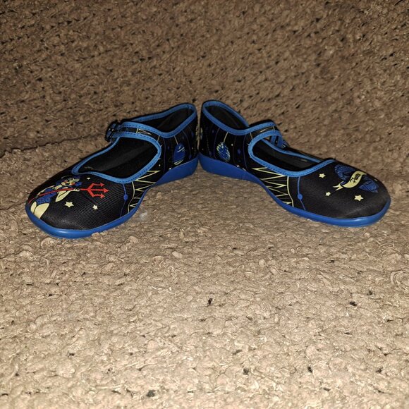 Vintage HOT CHOCOLATE DESIGN-Chocolaticas Zodiac-PISCES- Mary Janes-Sz 38-NM - Picture 4 of 8